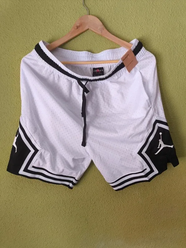 Pantalón Corto Jordan Blanco y Negro