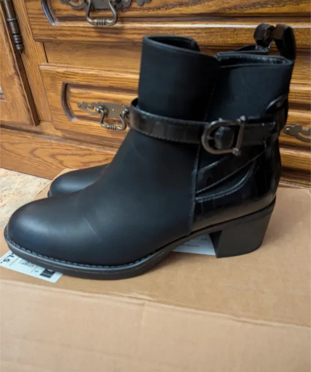 Botines de tacón negros