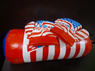 Set saco boxeo y guantes boxeo infantil USA