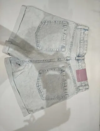 Shorts vaqueros blancos desgastados