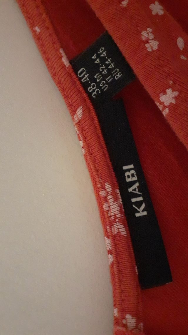 Vestido rojo flores blancas sin mangas