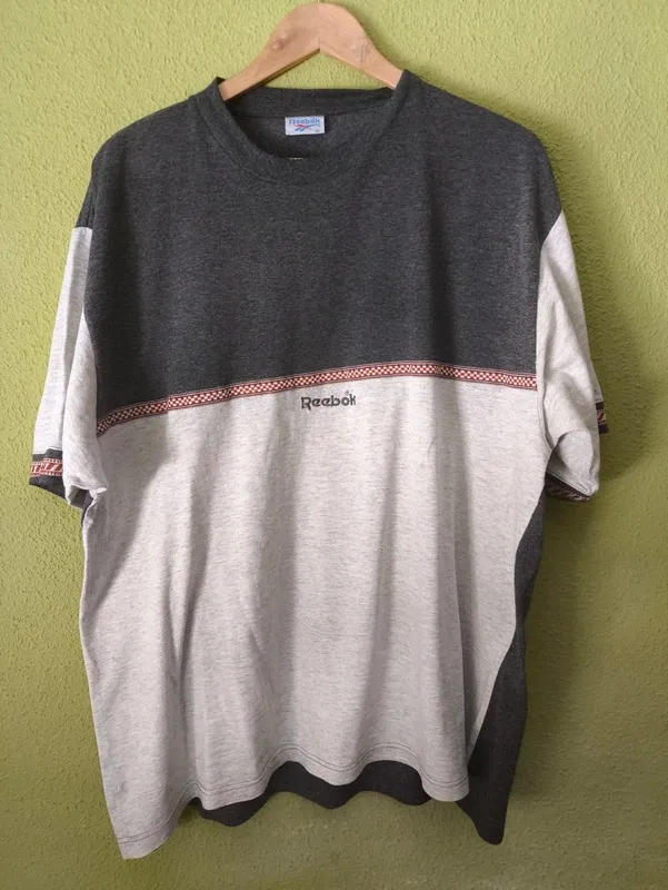 Camiseta Reebok Vintage Gris y Blanca