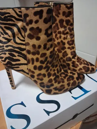 Botines Guess Animal Print Tacón Alto