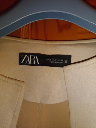 Chaqueta Zara manga 3/4 con flecos