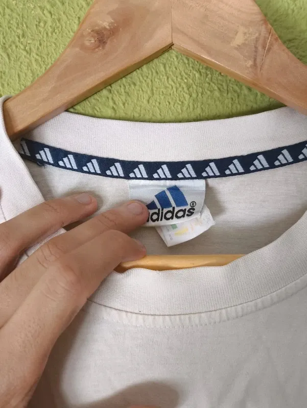 Camiseta Vintage Adidas Beige