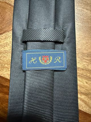 Cravatta HRS nera a righe