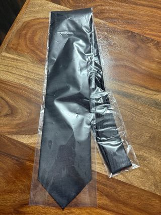 Cravatta HRS nera a righe