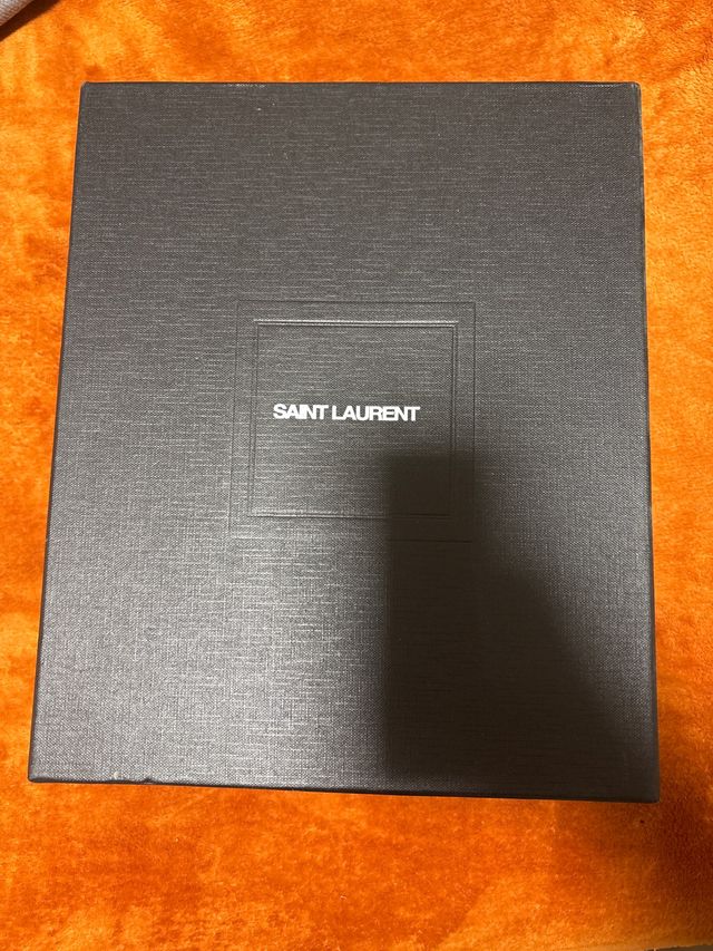 Caja Saint Laurent Paris Negra