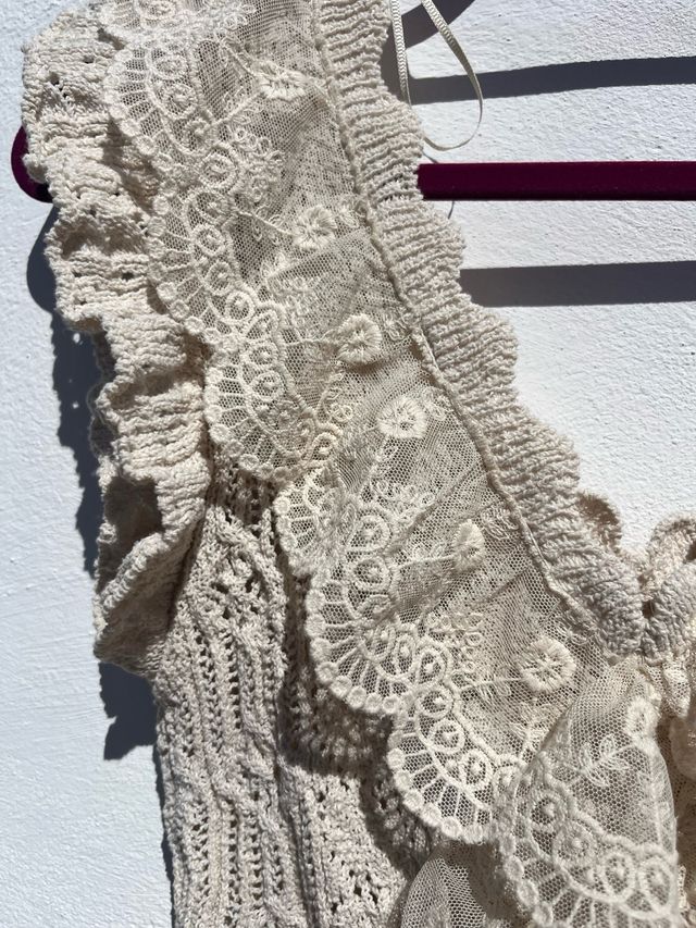 Top Zara encaje volantes beige T M