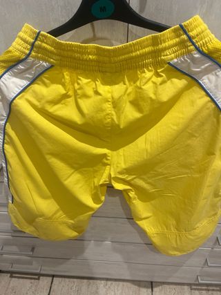 Bermuda Nike Amarilla Talla M