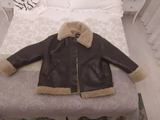 Chaqueta Zara efecto piel forrada