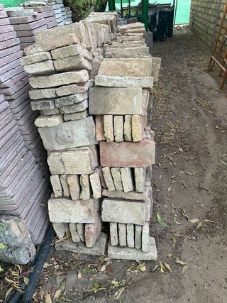 Ladrillos antiguos de construcción
