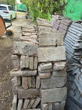 Ladrillos antiguos de construcción