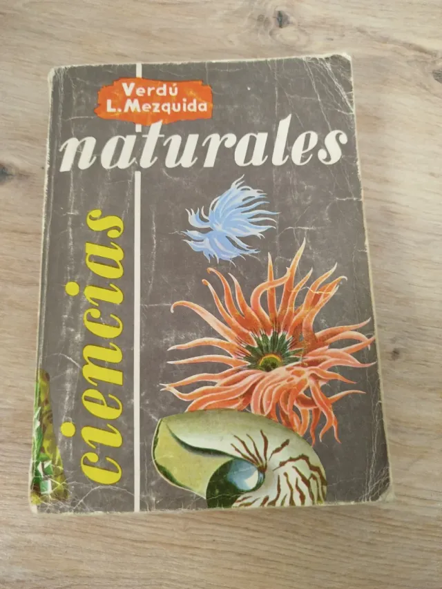 Libro antiguo Ciencias Naturales