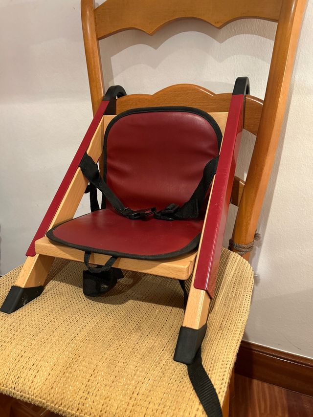 Elevador silla comedor madera y rojo