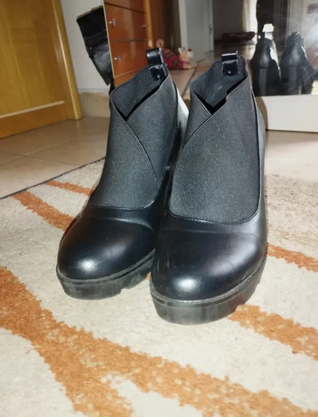 Stivaletti Lora Ferres neri tg.39