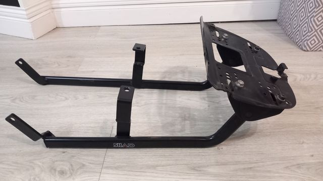 Soporte baúl / baul moto Shad