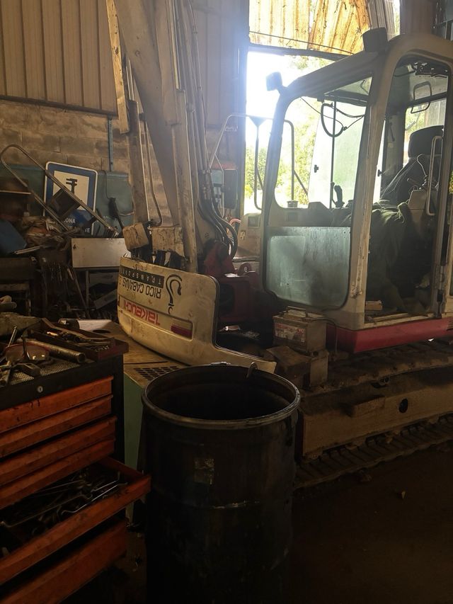 Miniexcavadora Takeuchi TB175 para piezas