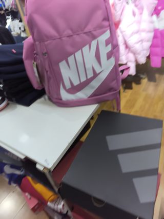 Mochila Nike Rosa 20L