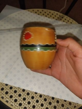 Vaso in legno dipinto a mano