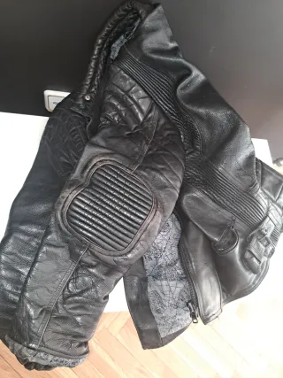 Mono de cuero para moto