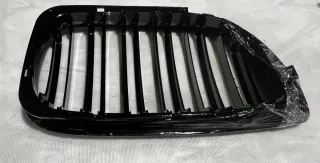 Parrilla doble riñón delantera negra brillante LR
