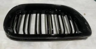 Parrilla doble riñón delantera negra brillante LR