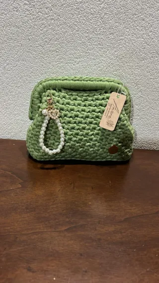Pochette uncinetto verde pistacchio fatta a mano