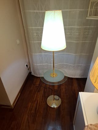 Lámpara de pie vintage con mesita cristal