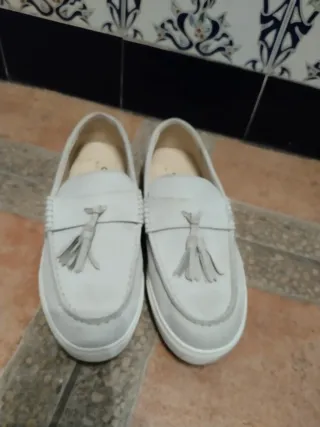 Mocasines blancos con flecos