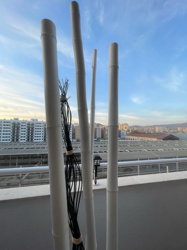 Jarrón decorativo de cristal con adornos de bambu