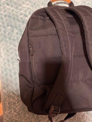 Mochila Tomtoc Negra