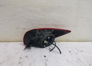 Piloto trasero mazda 22041974 3 center-line 143362
