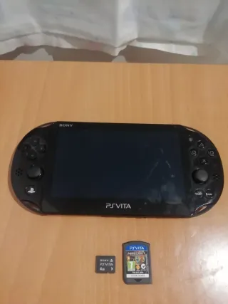 PS Vita Negra - Buen Estado falta cargador