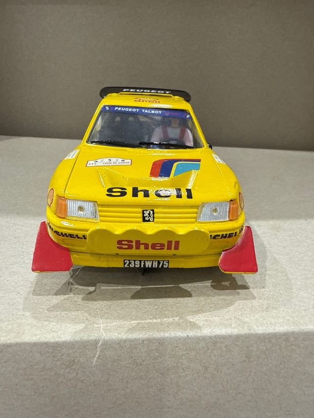 Coche Slot Peugeot 205 T16 1/24