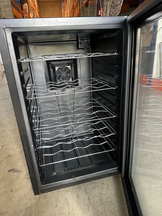 Nevera de vinos negra