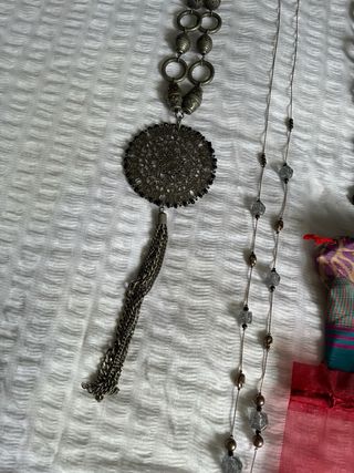 Lote collares plata y negro + bolsita