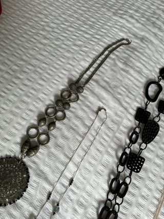 Lote collares plata y negro + bolsita