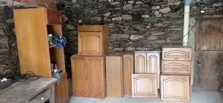 Muebles de cocina de madera con campana extractora