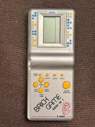 Consola Super Brick Game 9999 en 1