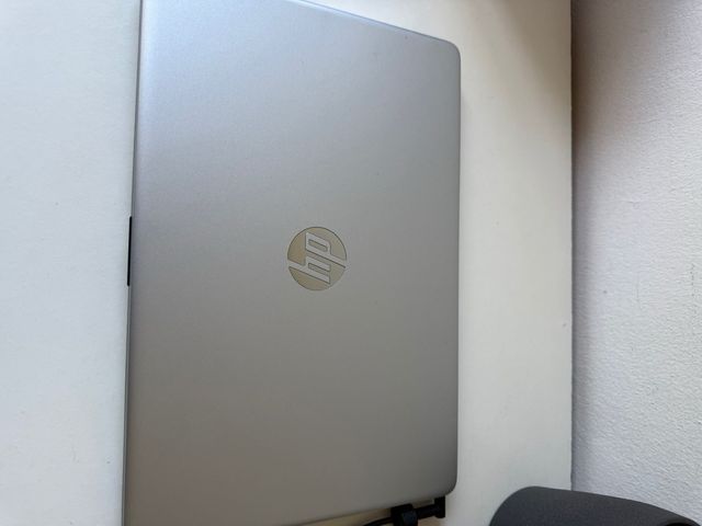 Portátil HP Plata i5