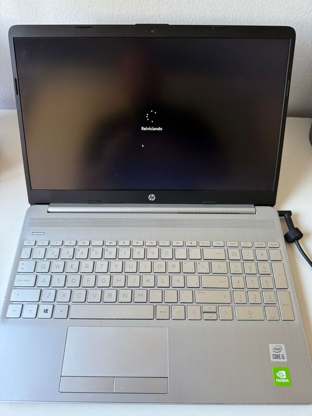 Portátil HP Plata i5