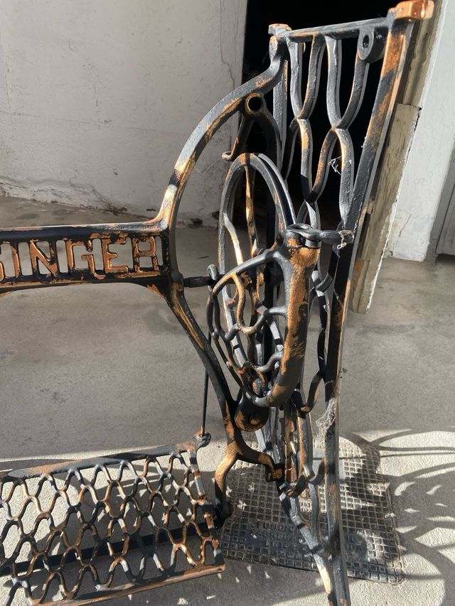 Estructura Máquina Coser SINGER Metal