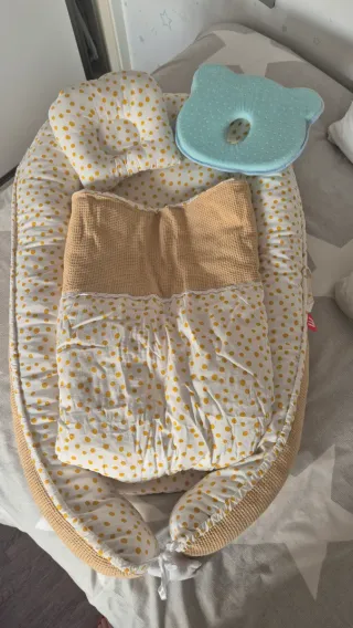 Nido bebé y almohada cabeza plana