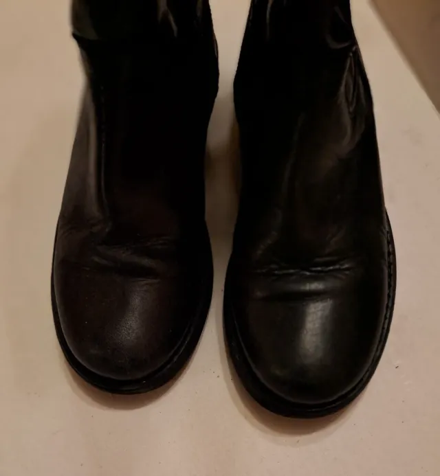 Lote Botas y zapatos en piel.T28. Bt. de agua T27