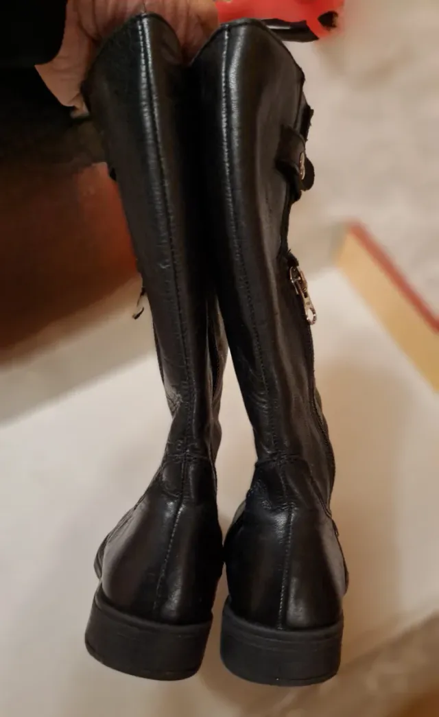 Lote Botas y zapatos en piel.T28. Bt. de agua T27