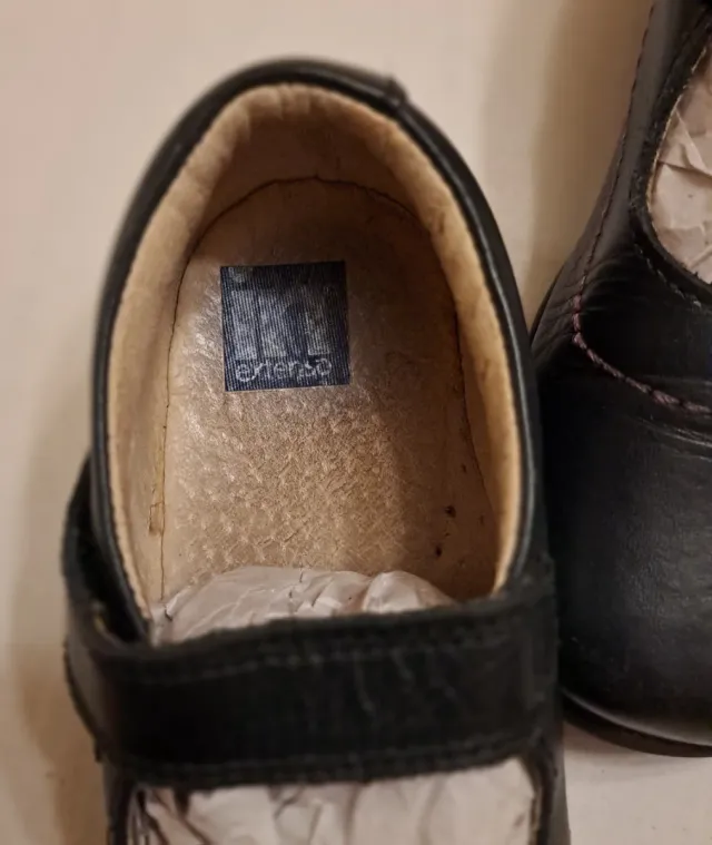 Lote Botas y zapatos en piel.T28. Bt. de agua T27