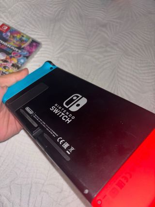 Nintendo Switch + 2 Juegos + Funda + Mandos