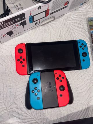 Nintendo Switch + 2 Juegos + Funda + Mandos