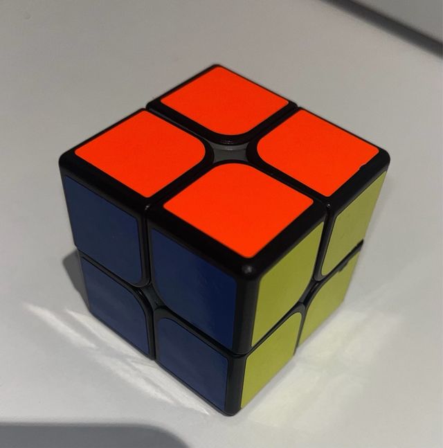Juego de cubos de Rubik variados